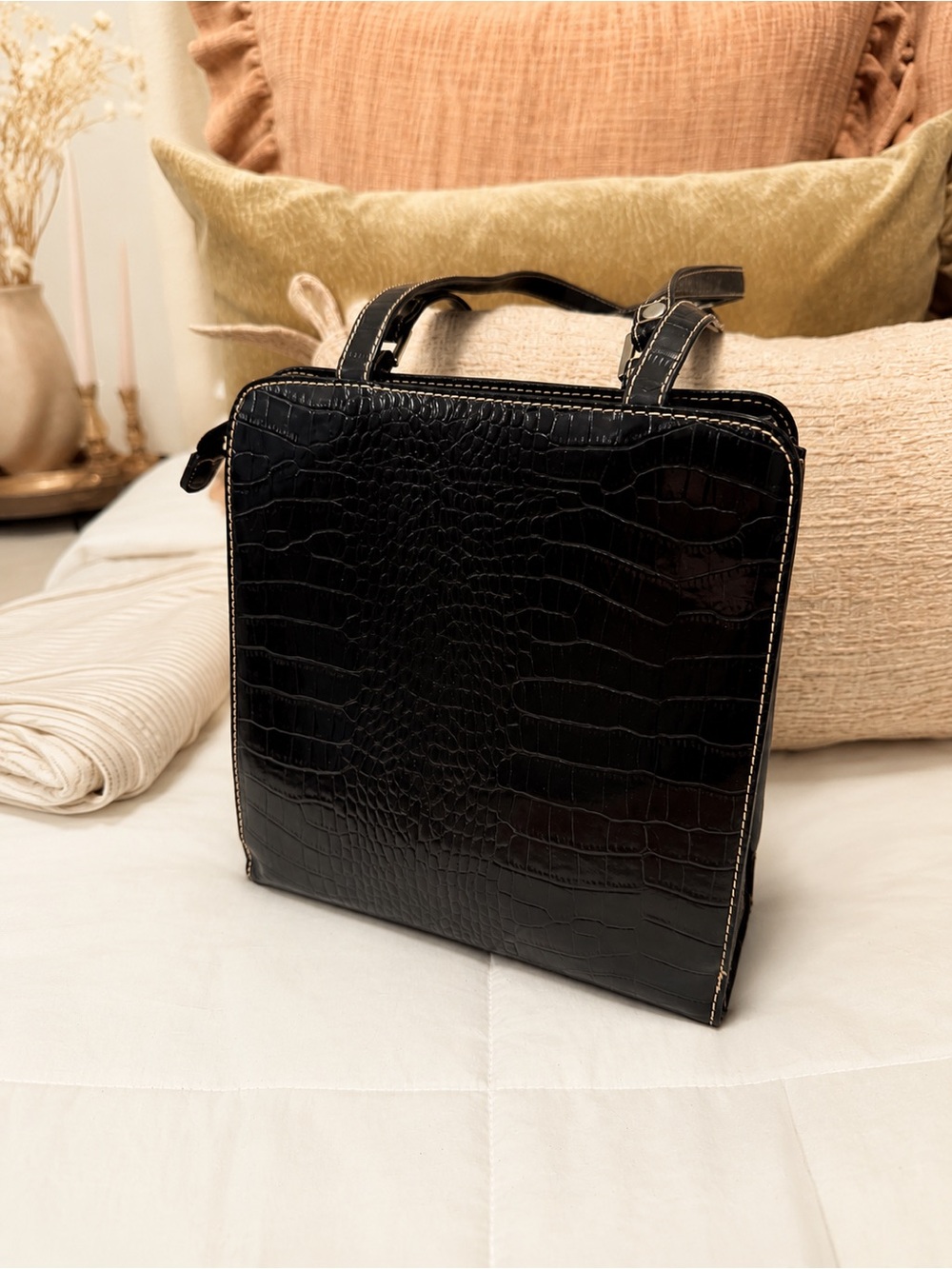 Liz Claiborne Villager Black Croc Embossed Structured Handbag – Classic Chic